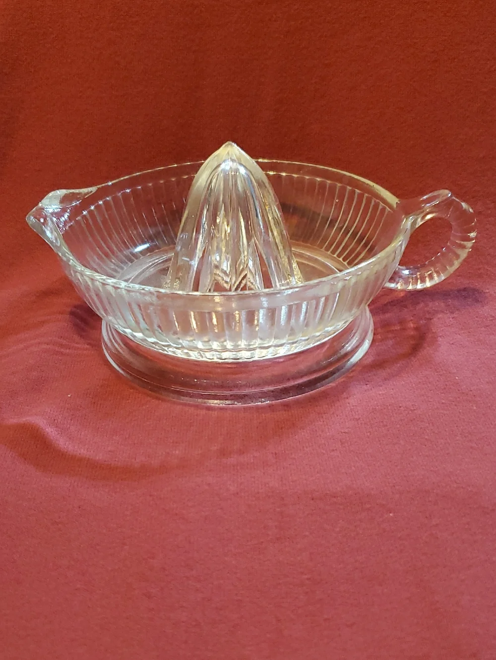 Clear Glass Citrus Juicer with Ribbed Design